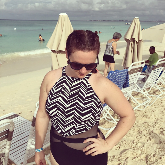 Meet your Posher, Alexandra - Picture 2 of 5